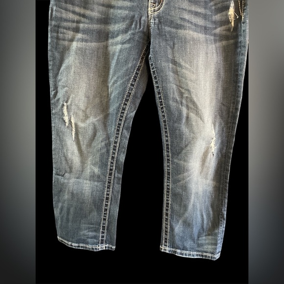 Miss Me Boyfriend Capri Jeans - Picture 4 of 7